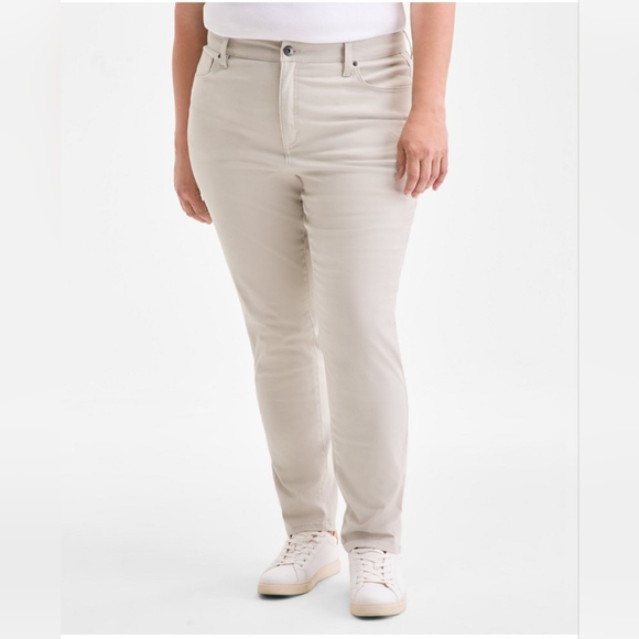 STYLE & CO. WOMEN'S HI RISE STRAIGHT LEG JEANS SIZE 18 NWT - Picture 2 of 4